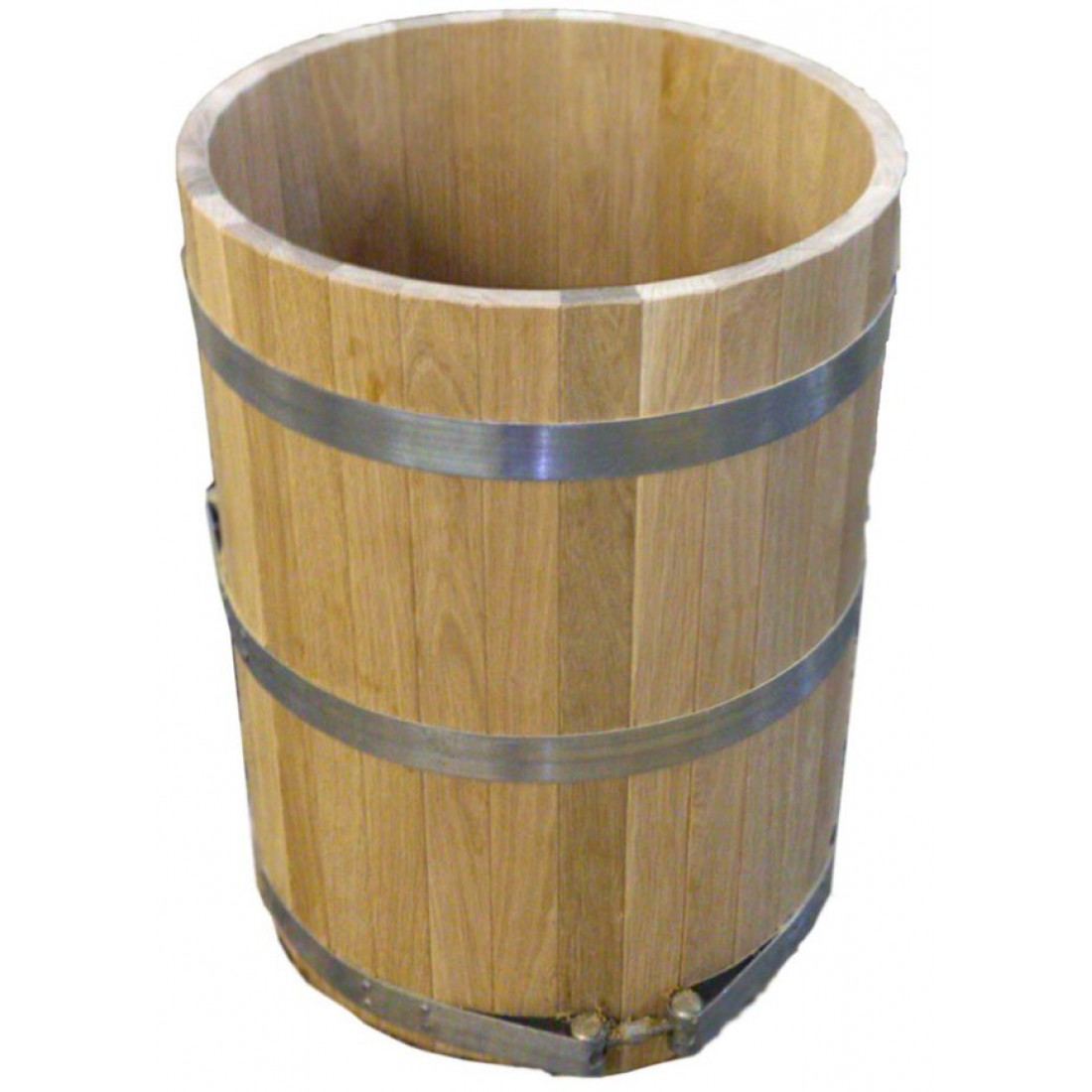 Деревянная бочка для воды в баню